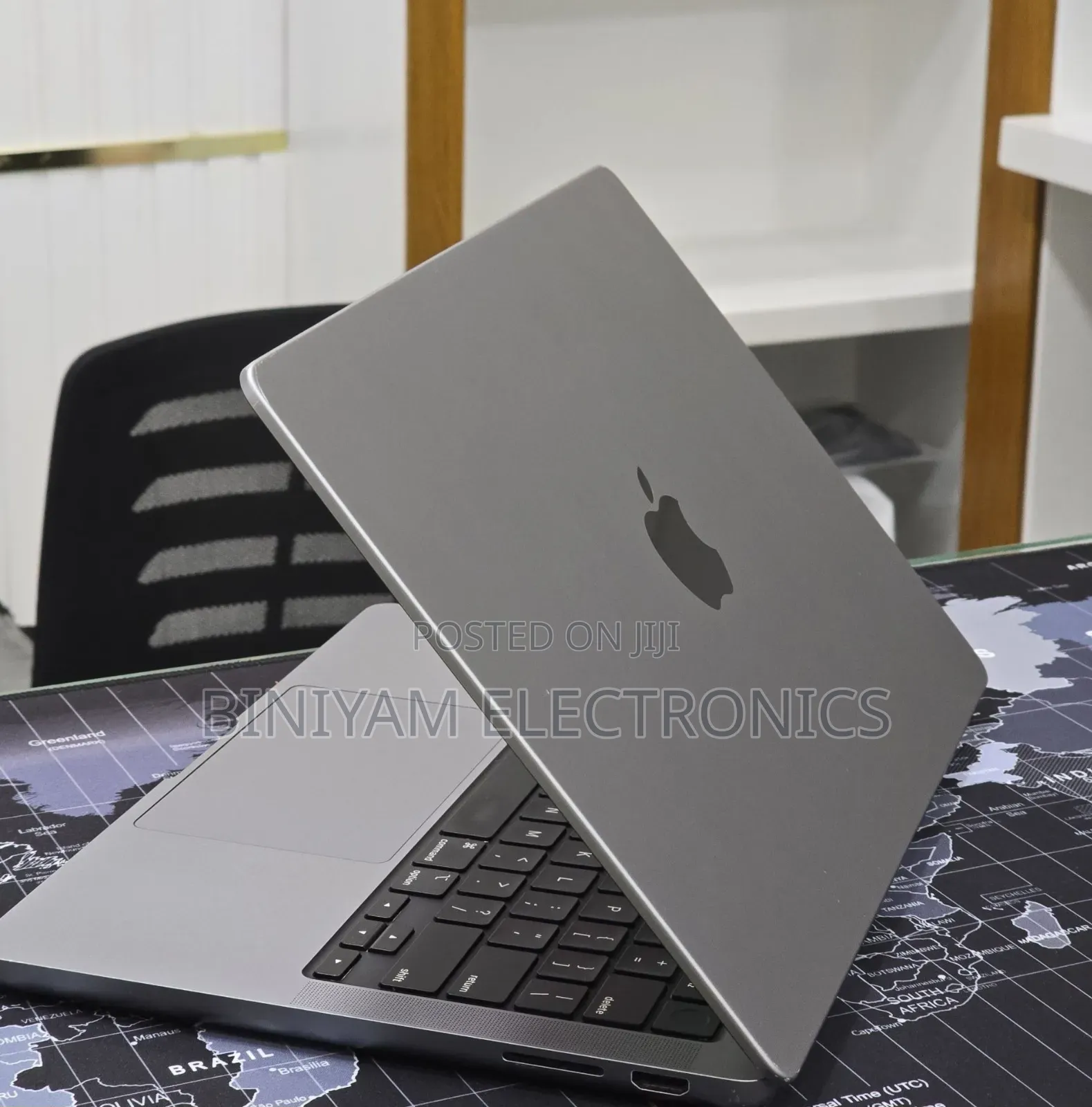 New Laptop Apple MacBook Pro 2023 M3 8GB Apple M3 SSD 512GB