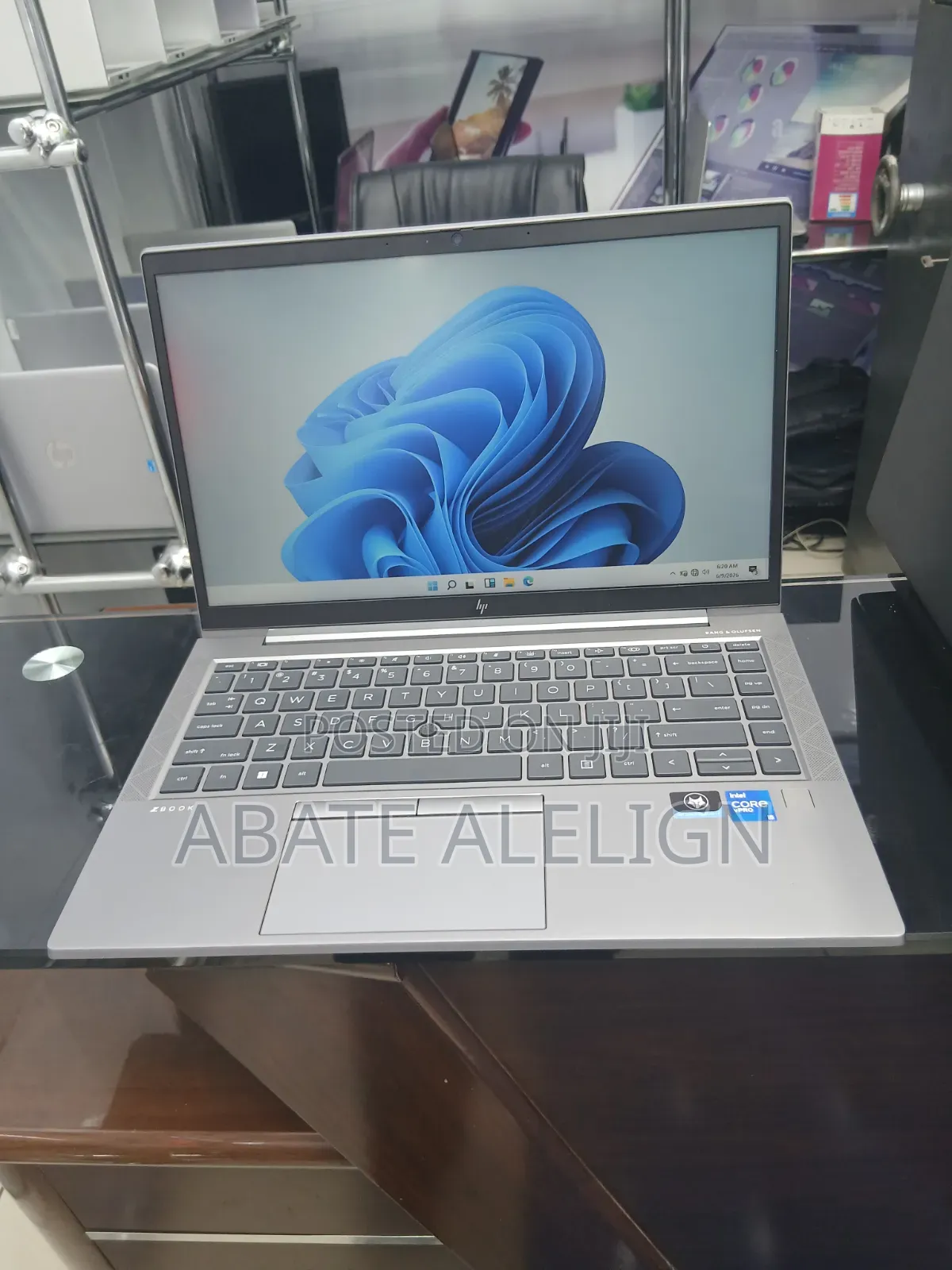 New Laptop HP ZBook Firefly G8 16GB Intel Core i5 SSD 512GB