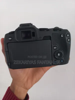 Canon R8 _With Lens