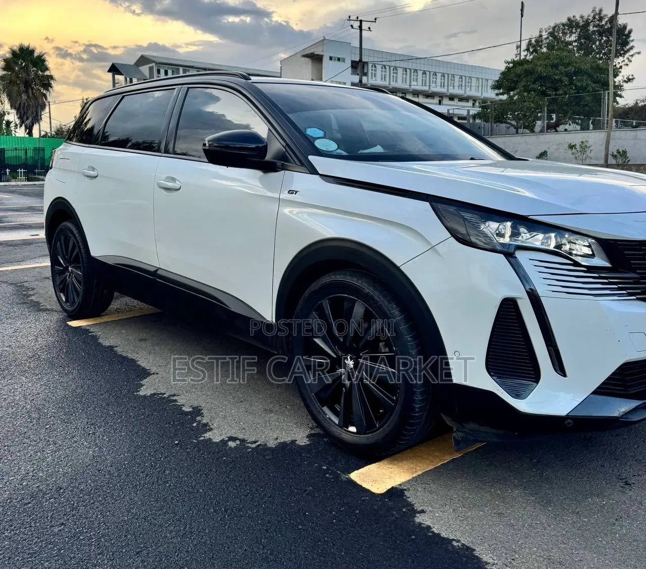 Peugeot 5008 2022 White