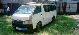 Toyota Hiace 220 2007 White