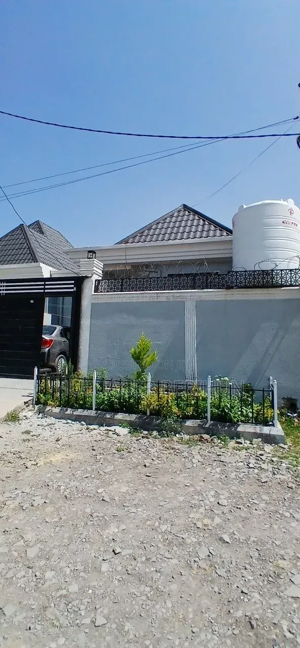 3bdrm Villa in Akaky Kaliti for sale