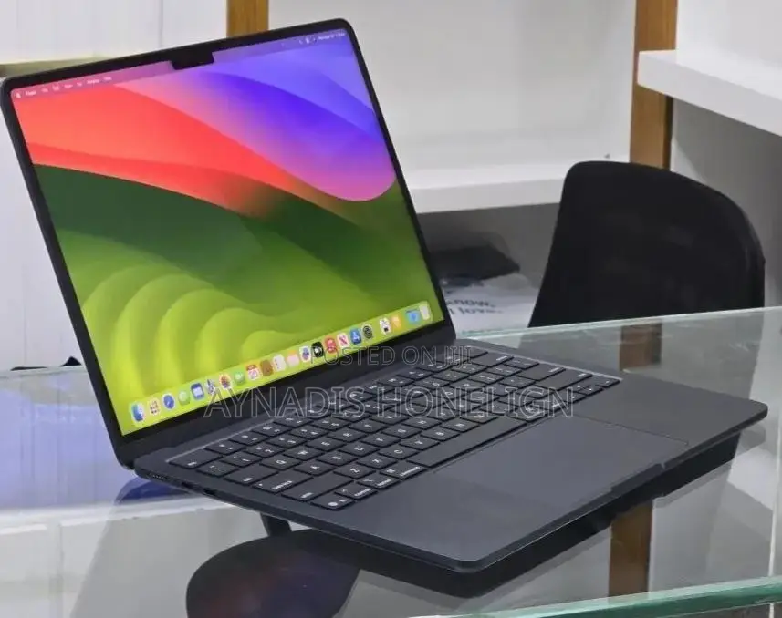 New Laptop Apple MacBook Air 16GB Apple M4 SSD 256GB