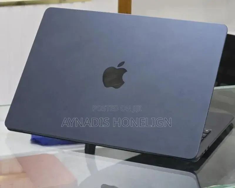 New Laptop Apple MacBook Air 16GB Apple M4 SSD 256GB