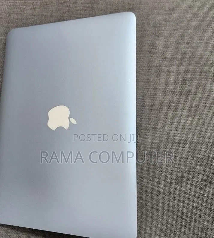 New Laptop Apple MacBook Pro 2015 8GB Intel Core i7 SSD 256GB