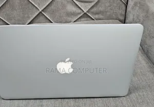 New Laptop Apple MacBook Pro 2015 8GB Intel Core i7 SSD 256GB
