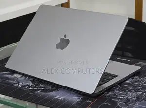 New Laptop Apple MacBook 32GB Apple M1 Pro SSD 512GB