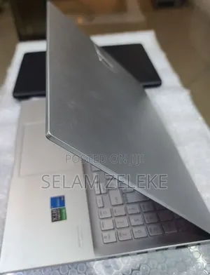 New Laptop Asus 16GB Intel Core i5 SSD 512GB