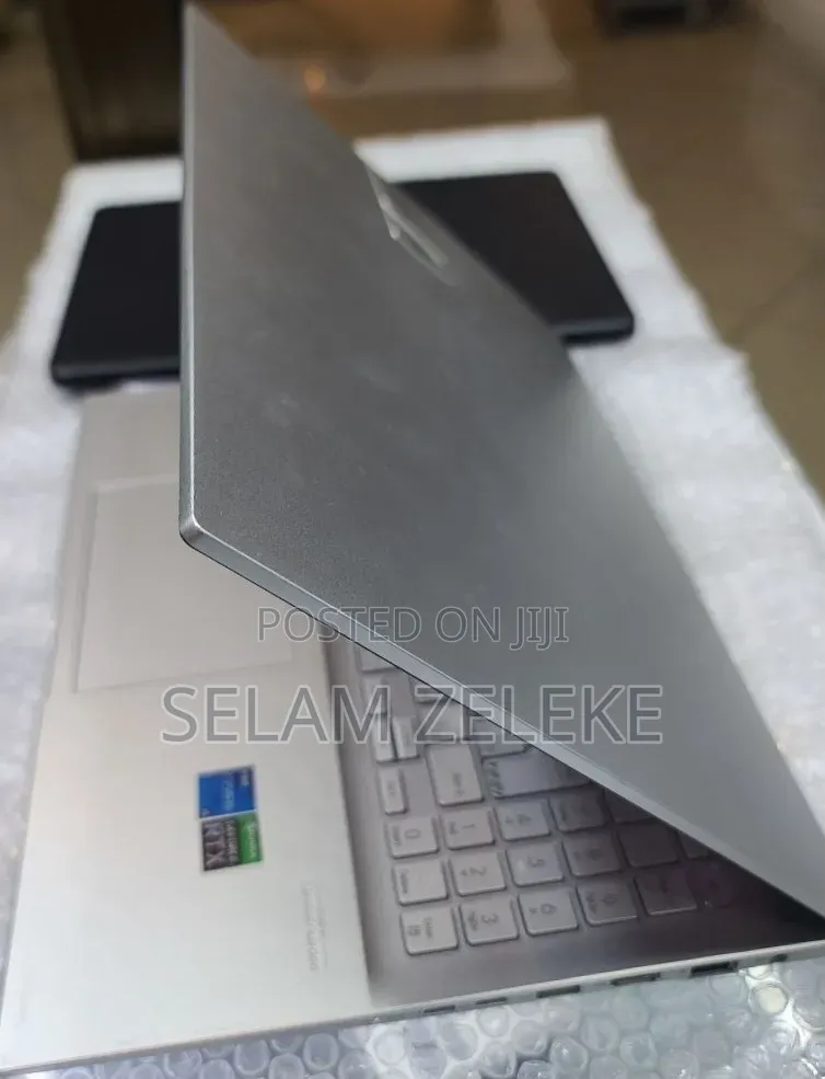 New Laptop Asus 16GB Intel Core i5 SSD 512GB