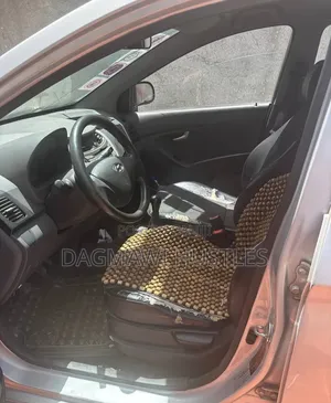 Hyundai Eon 2016 Silver