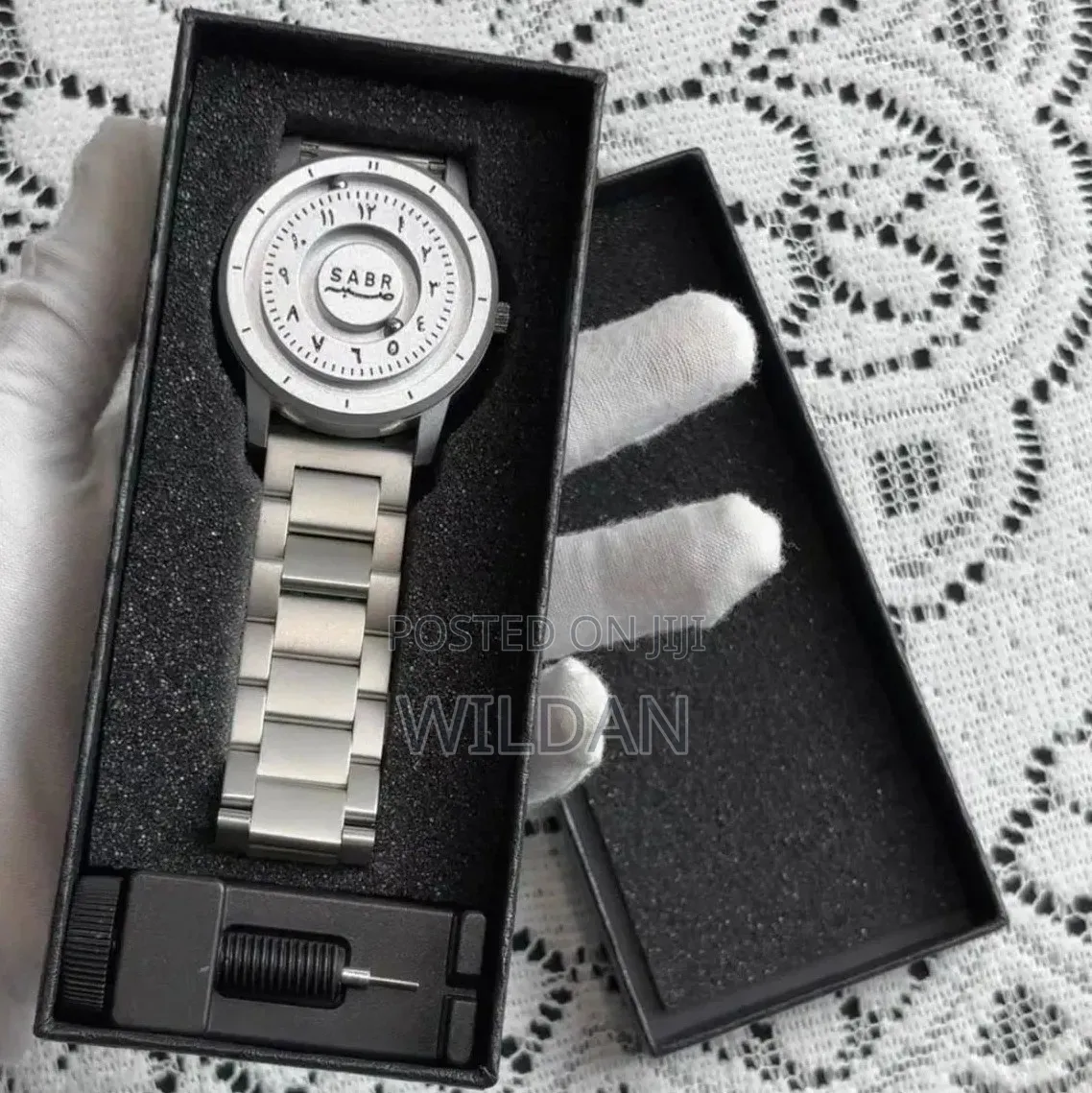 Sabr Magnetic Watch
