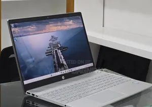 New Laptop HP Pavilion 15 8GB Intel Core i7 SSD 256GB