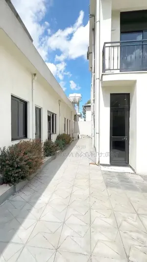 Furnished 10bdrm Townhouse/Terrace in Ayat Zone Inside, Yeka for sale