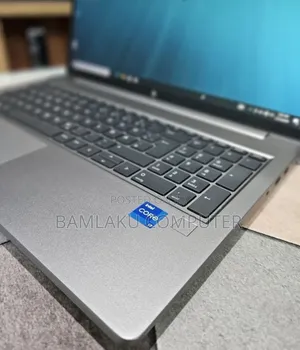 New Laptop HP ZBook Firefly G8 32GB Intel Core i7 SSD 512GB