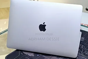 New Laptop Apple MacBook Pro 2022 M2 8GB Apple M2 SSD 512GB