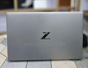 New Laptop HP ZBook Firefly G8 32GB Intel Core i7 SSD 512GB