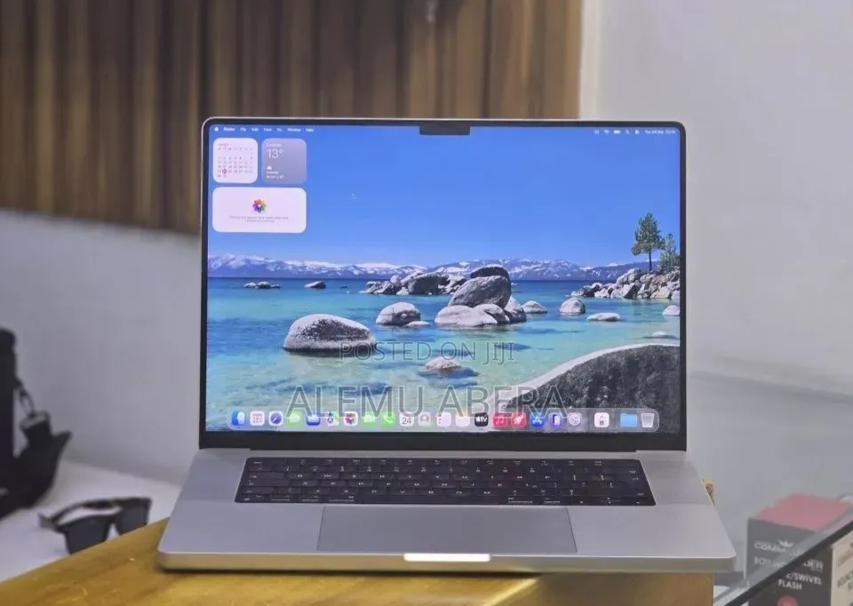 New Laptop Apple MacBook Pro 2020 M1 32GB Apple M1 Pro SSD 512GB