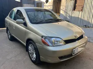 Toyota Platz 2001