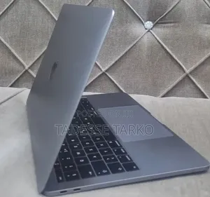 New Laptop Apple MacBook Pro 2019 16GB Intel Core i5 SSD 512GB