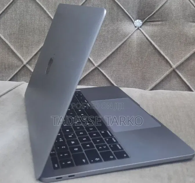 New Laptop Apple MacBook Pro 2019 16GB Intel Core i5 SSD 512GB