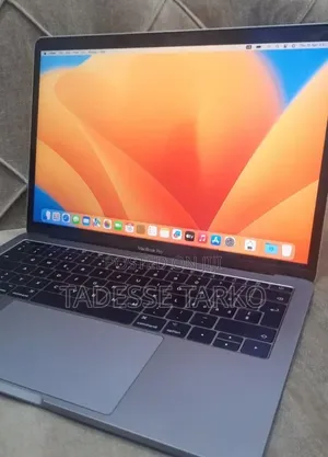 New Laptop Apple MacBook Pro 2019 16GB Intel Core i5 SSD 512GB