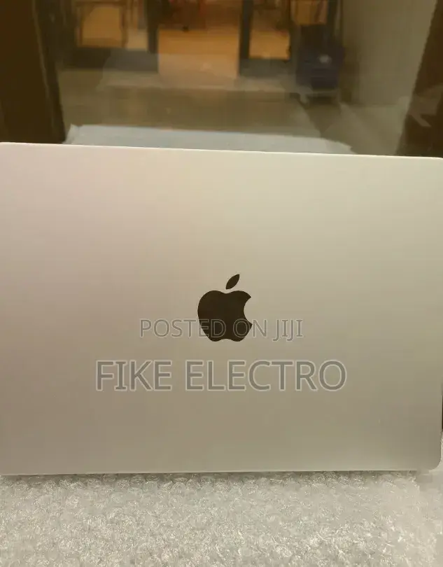 New Laptop Apple MacBook Pro 2021 M1 16GB Apple M1 Pro SSD 512GB