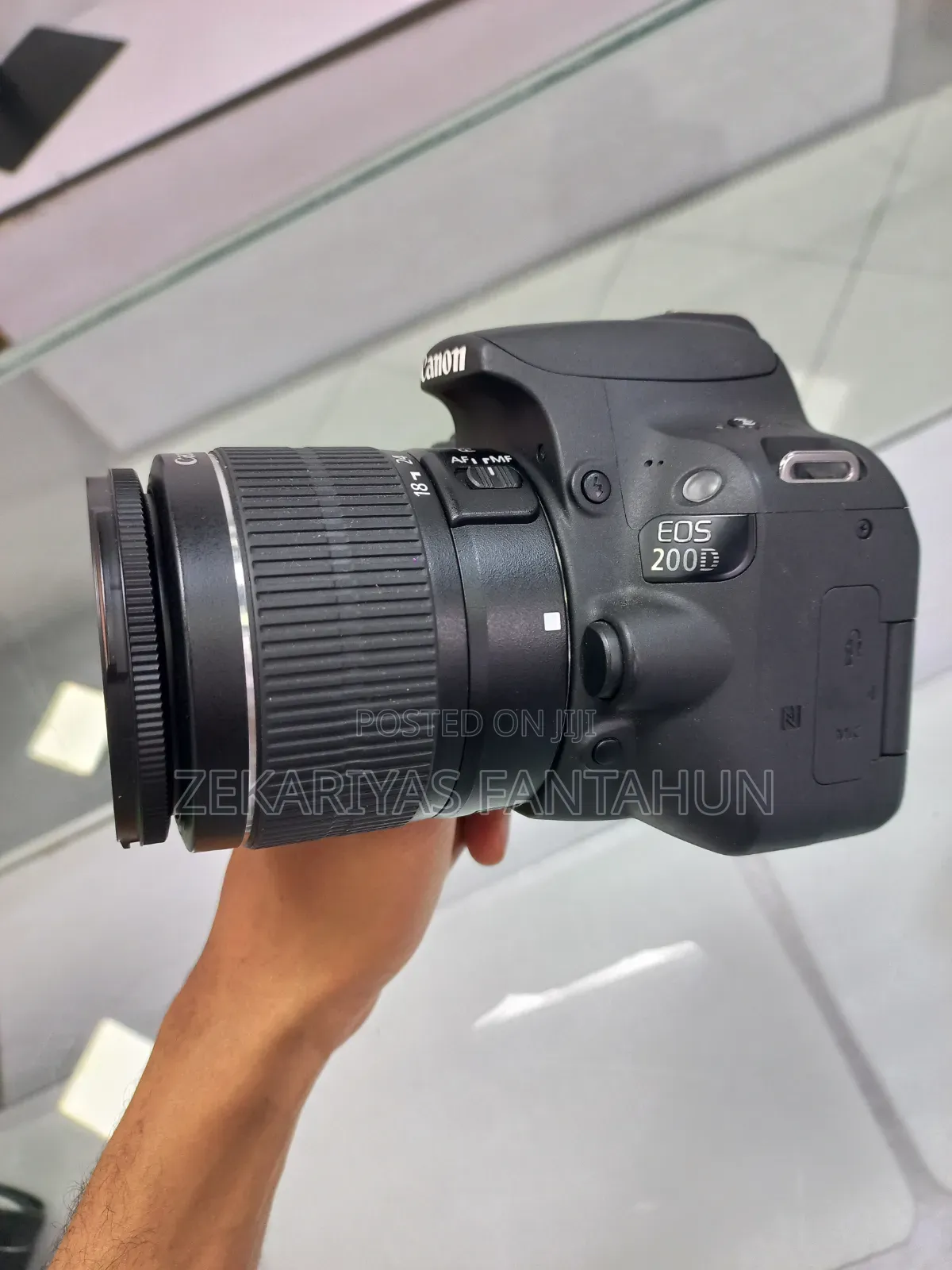 Canon 200d _With Lens