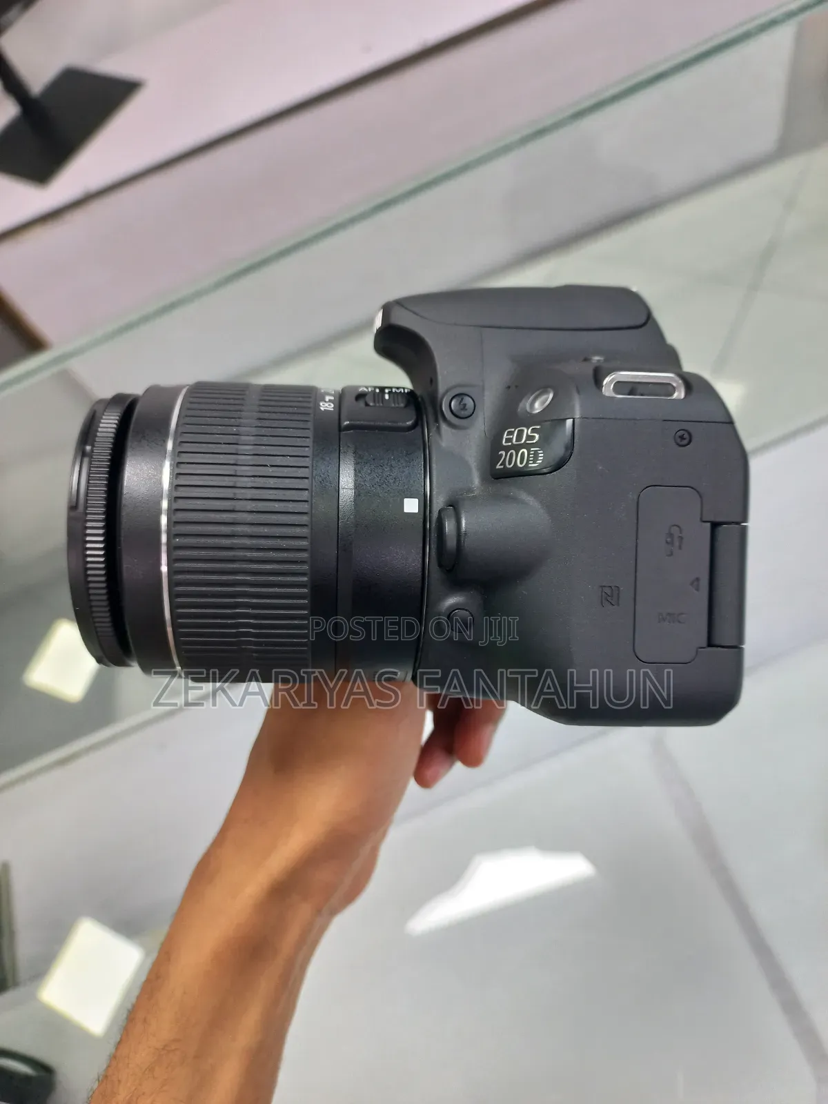 Canon 200d _With Lens