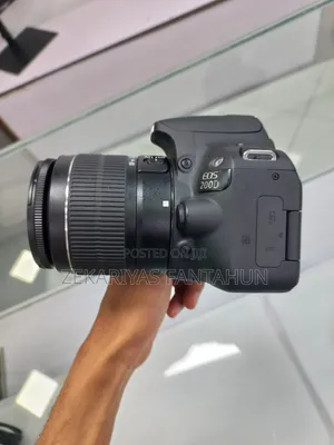 Canon 200d _With Lens