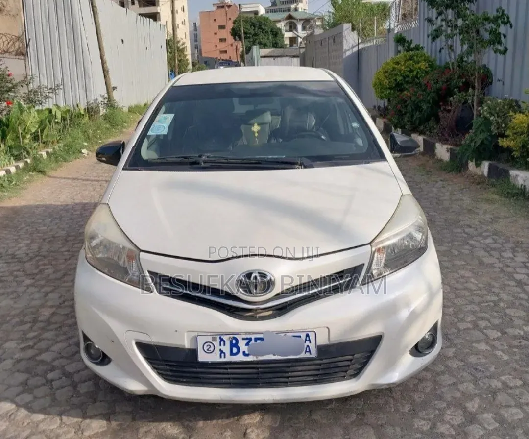 Toyota Yaris 2014 White