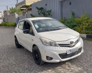 Toyota Yaris 2014 White