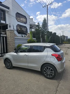Suzuki Swift 2022 Silver