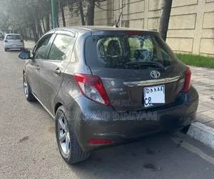 Toyota Yaris 2012 Gray