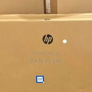 New Laptop HP OmniStudio X All-in-One 8GB Intel Core i5 SSD 512GB