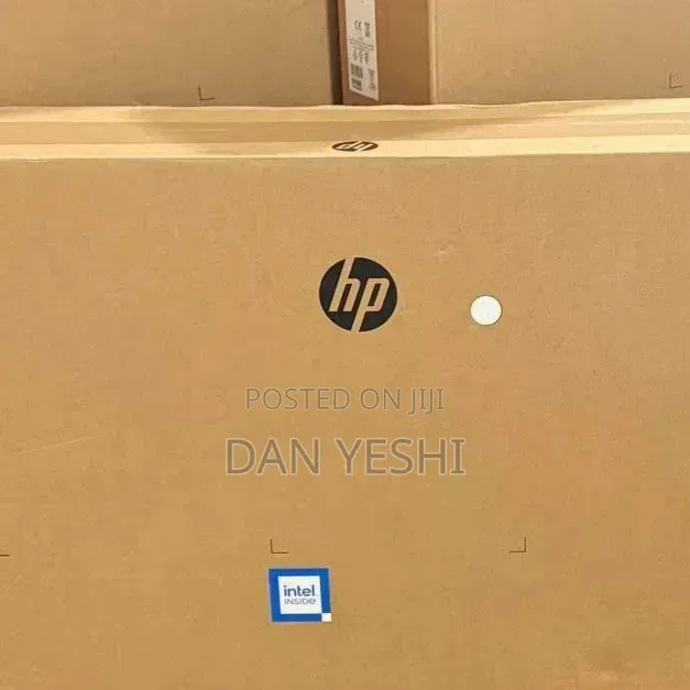 New Laptop HP OmniStudio X All-in-One 8GB Intel Core i5 SSD 512GB