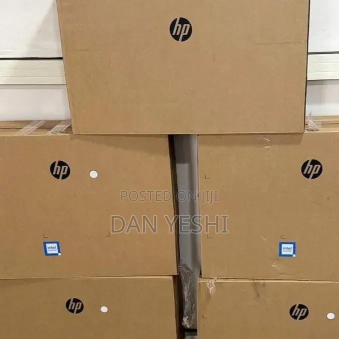 New Laptop HP OmniStudio X All-in-One 8GB Intel Core i5 SSD 512GB