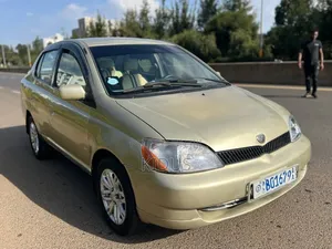 Toyota Platz 2001 Gold