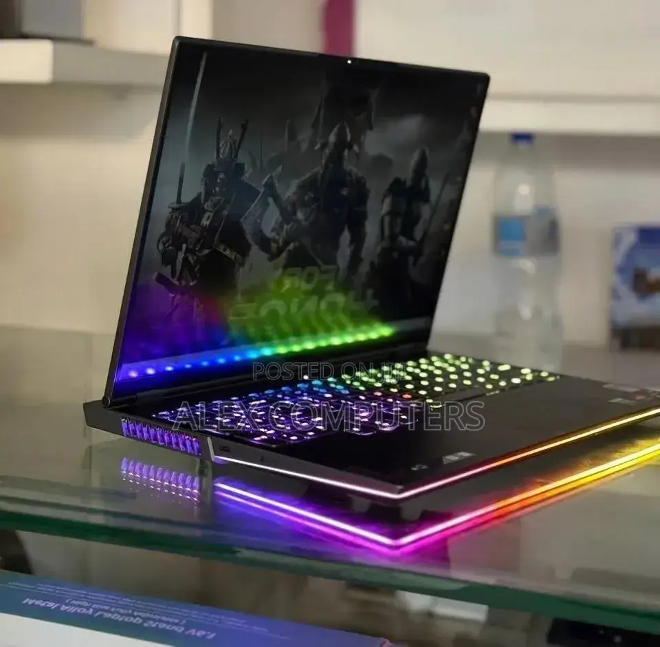New Laptop Lenovo Legion 7 16GB AMD Ryzen 9 SSD 1T
