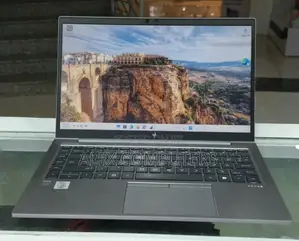 New Laptop HP ZBook Firefly 14 G7 16GB Intel Core i7 SSD 512GB