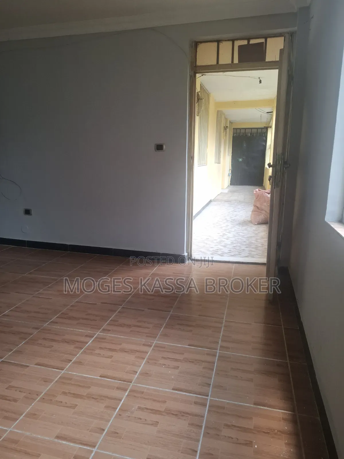 3bdrm Condo in አያት 20/80 ኮንዶሚንየም, Yeka for sale