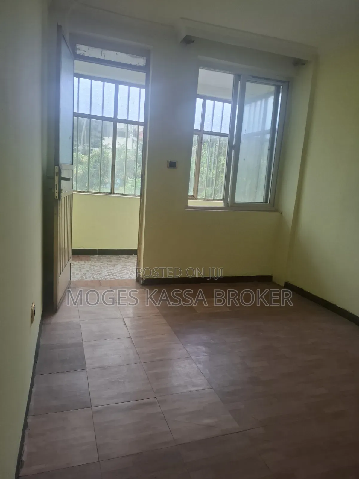 3bdrm Condo in አያት 20/80 ኮንዶሚንየም, Yeka for sale