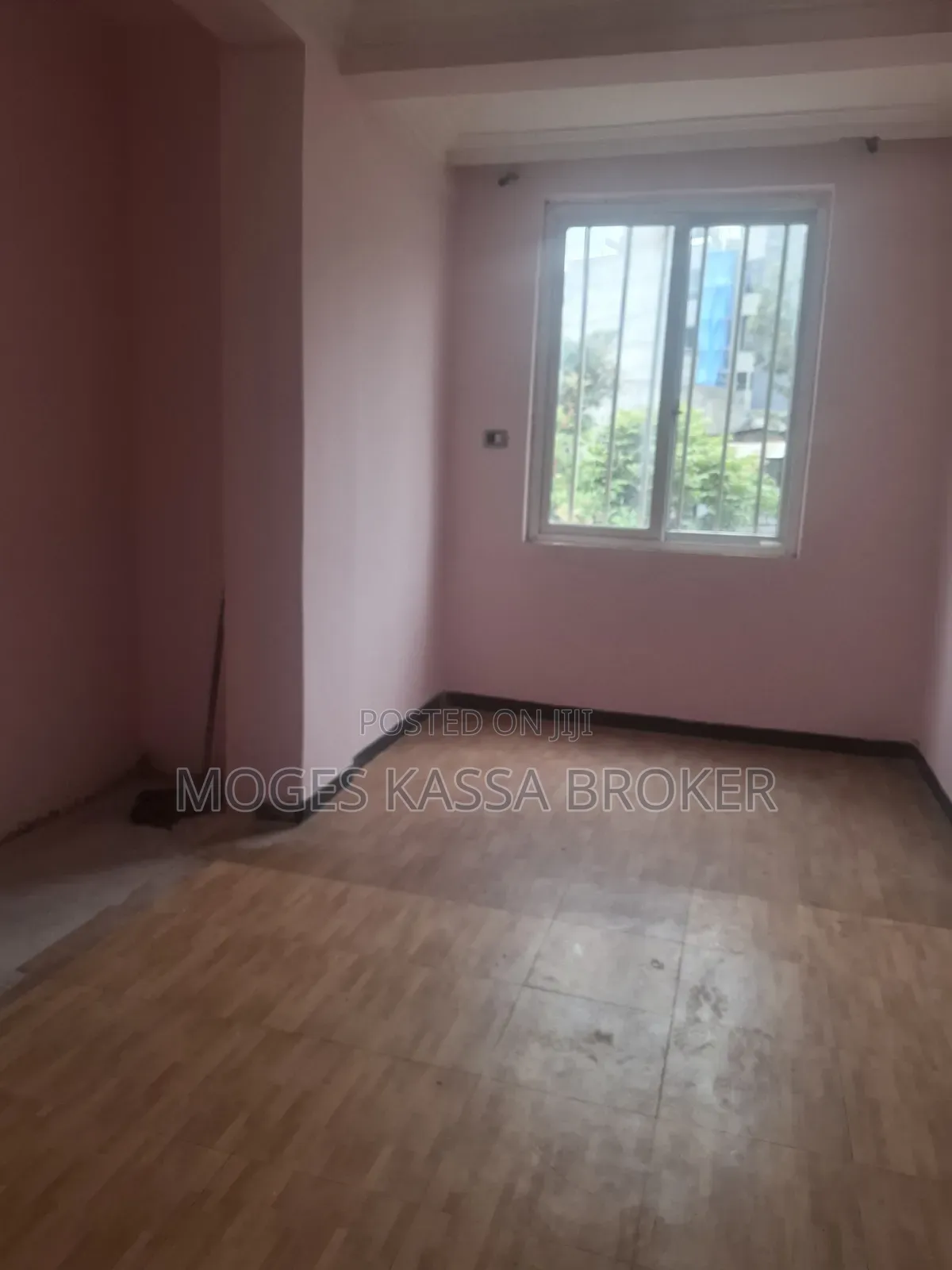 3bdrm Condo in አያት 20/80 ኮንዶሚንየም, Yeka for sale