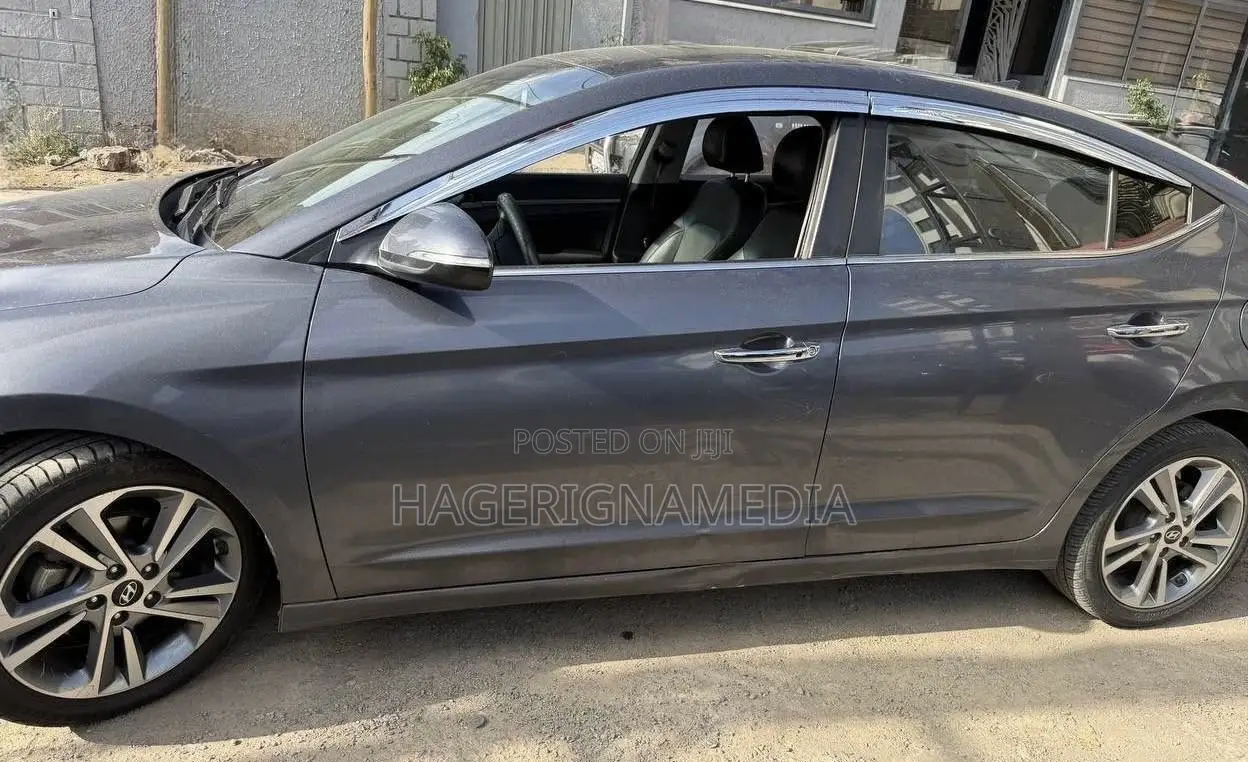 Hyundai Avante 2017 Blue