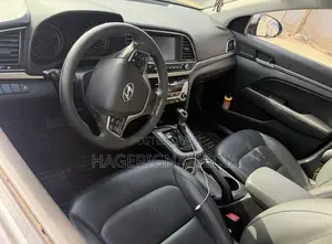 Hyundai Avante 2017 Blue