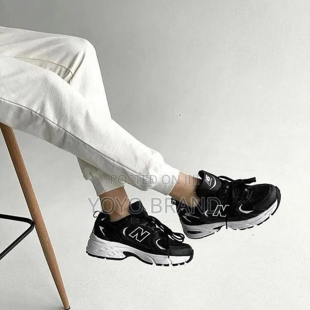 New Balance 530 Sneakers in Black and White Unisex Sneaker Shoes