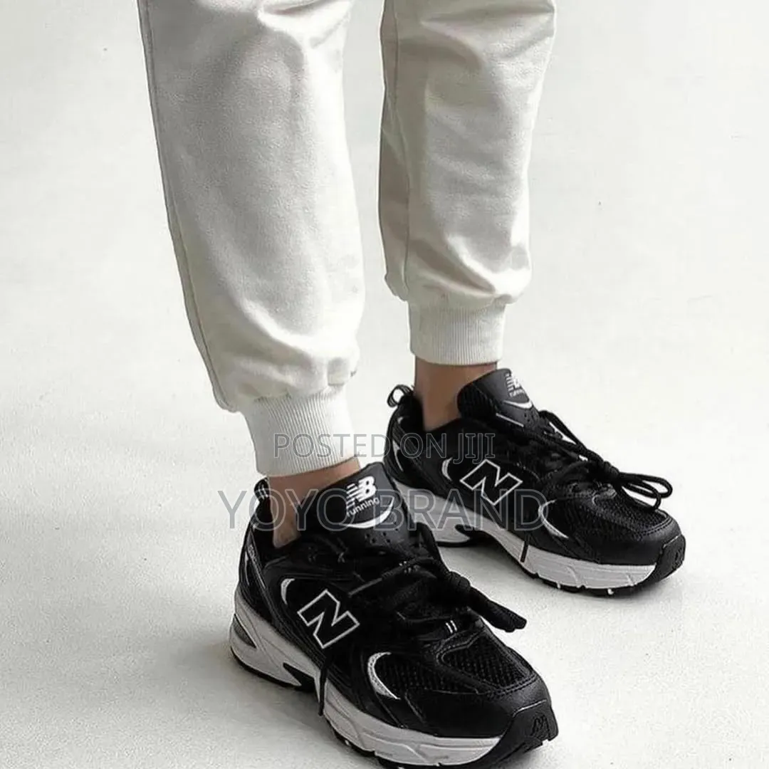 New Balance 530 Sneakers in Black and White Unisex Sneaker Shoes