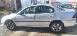 Toyota Avensis 1998 Silver