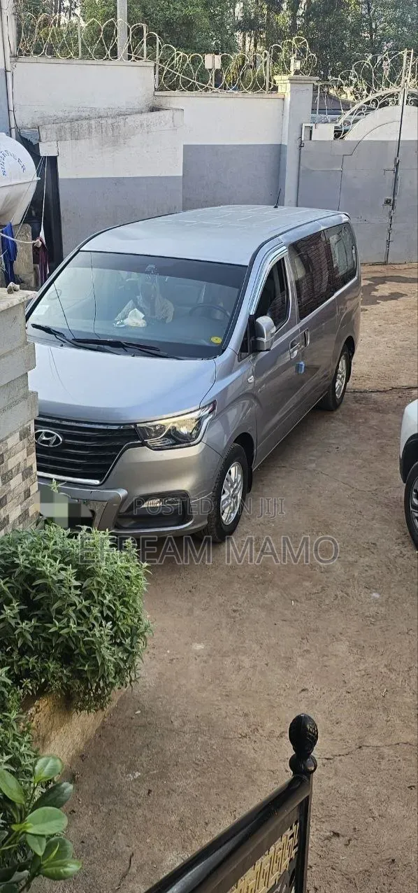 Hyundai H1 2021