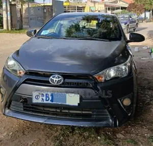Toyota Yaris 2016 Black