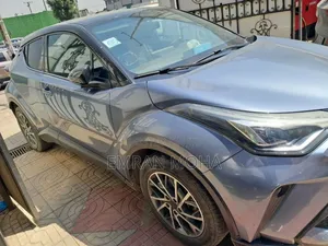 Toyota C-HR 2021 Blue
